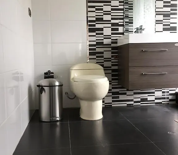 De Turistas La Hotel 2*